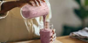 植牙後可吃蔬菜湯、牛奶等流質食物